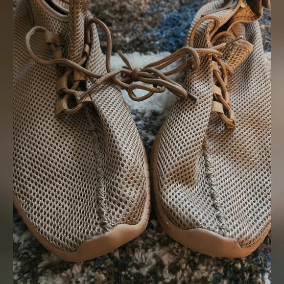 Designed 2020 Beige Mesh Men's Sneakers Rubber Sole Ultralight Non-slip Sz 45 - Picture 7 of 10